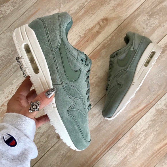air max 1 custom id